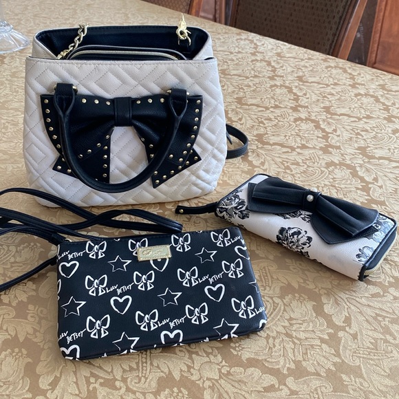 Betsey Johnson Handbags - BETSEY JOHNSON Set Bundle